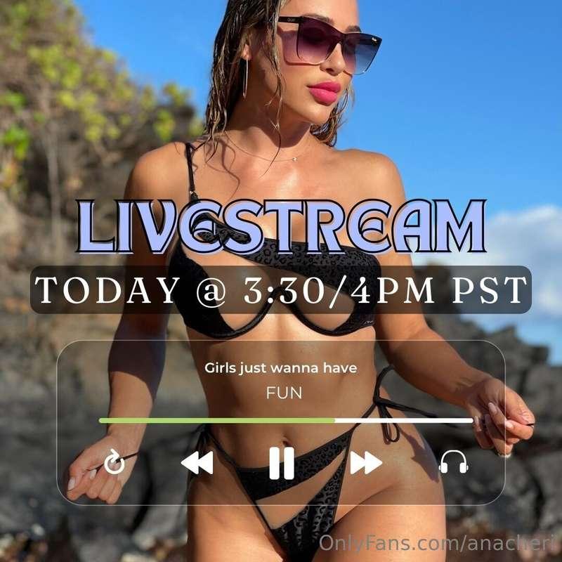 **Happy FRIDAY!** 😘 Going to go LIVE TODAY!! 💥 I shot someth..
