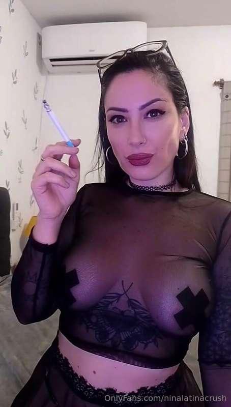 Smoky slow motion 💋🚬