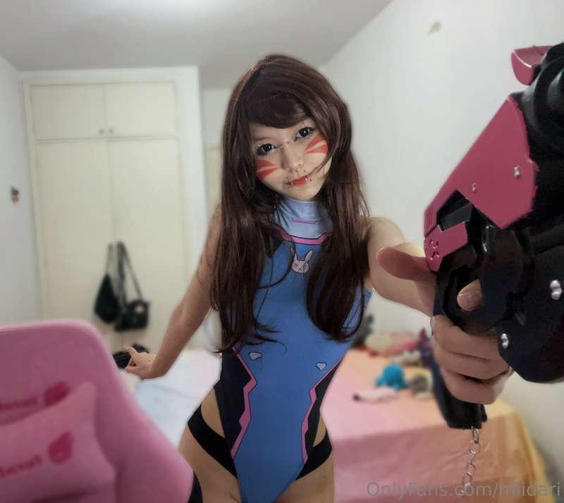 ~ Hmmm hii!! ✨ Say hello to my DVA Cosplay photo set! 👾🎮 wou..