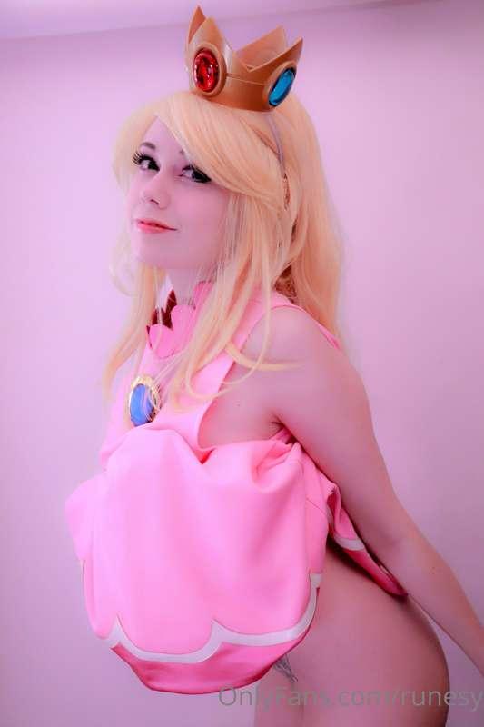 Did you think peach wears underwear?

Non.

*been super busy..