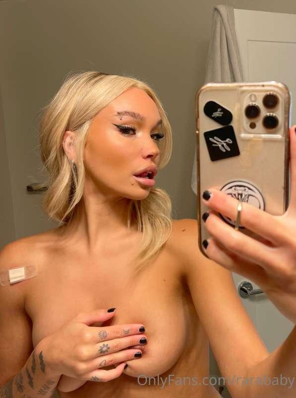 Heyyy 🖤