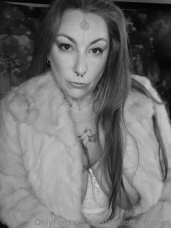 Vintage feel in black and white.