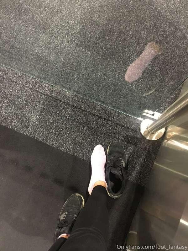 Gym feet pink socks