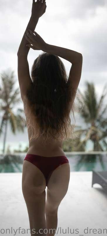 How's the view from behind? 👀
Mine is quite stunning 🤤