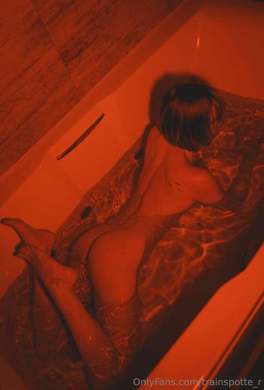 Kate 🫣 now in bath
part 3