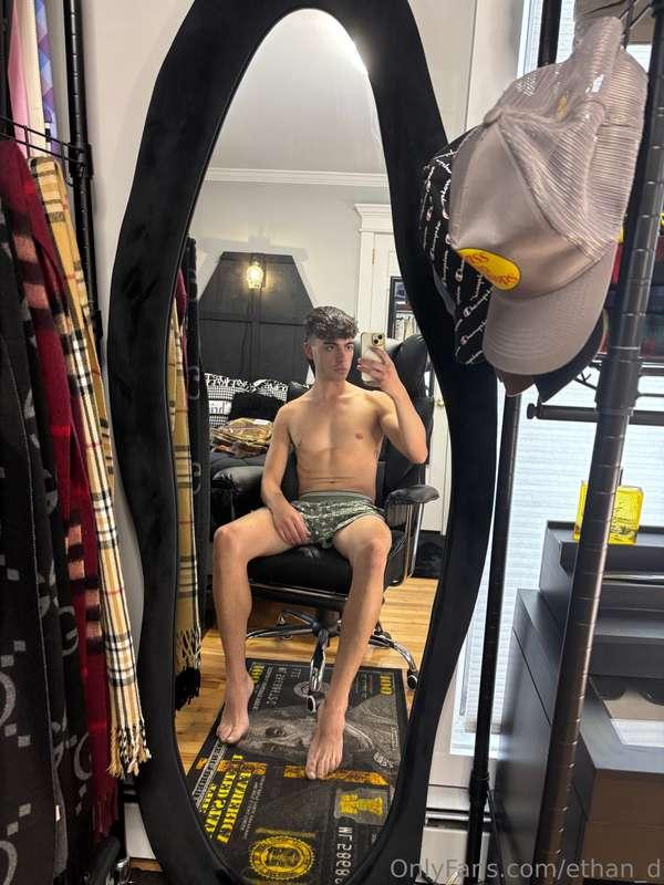 Cum sit on daddy’s lap 😋