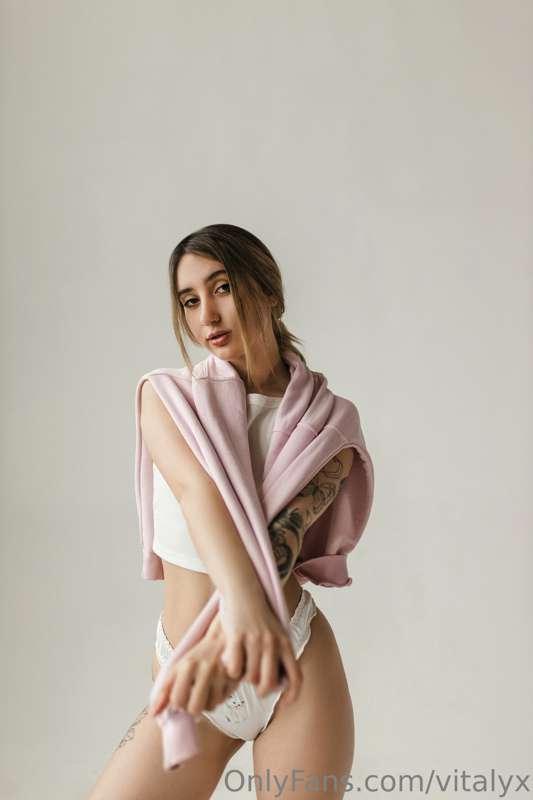 Come remind me if you're as good in bed as I've been imagini..