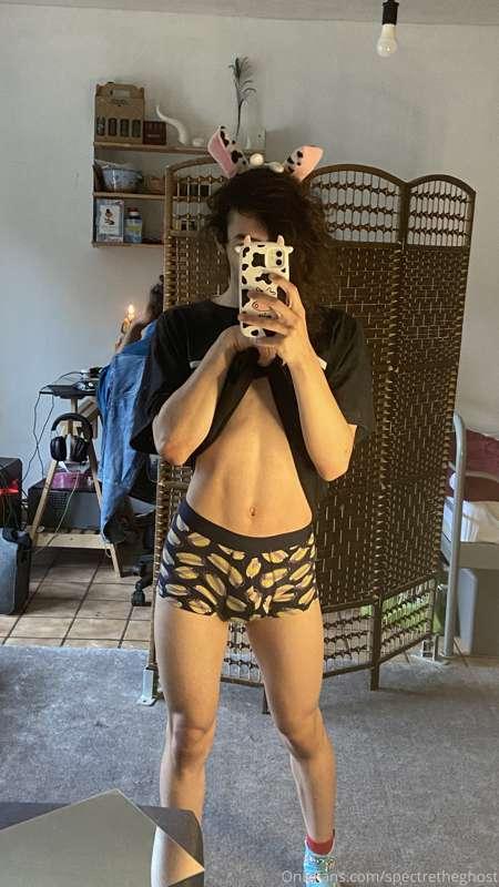 Was making a serious nudeset but Simon kept bothering me and..