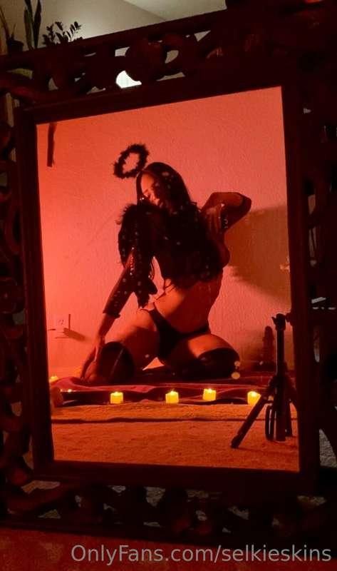Lick the mirror clean so I can cum on it again