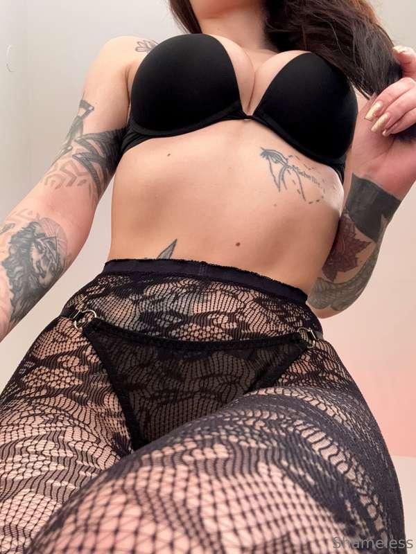 Lace hugs in all the right places… don’t you wish you could ..