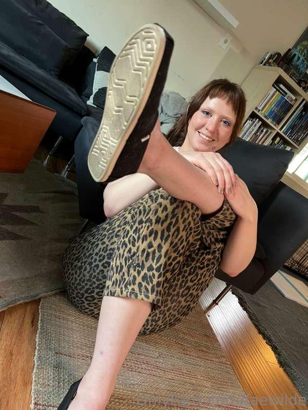 My stinky Toms really make my feet perfectly sweaty, smelly ..