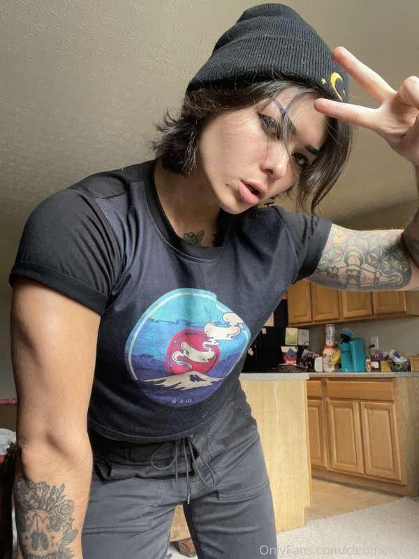 thanks for your patience, everyone! i was having a funky bra..