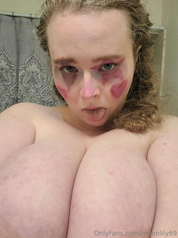 Got tipsy playing with makeup lol