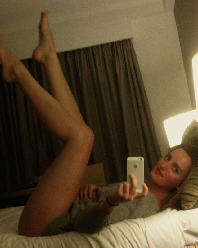 you could be in this bed with me 😈 #legsfordays