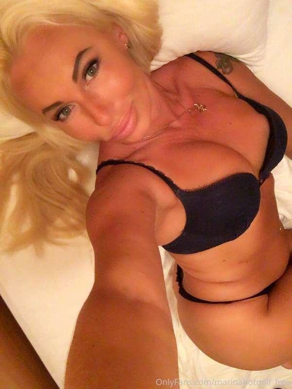 homemade mommy in her bed 🔥💌