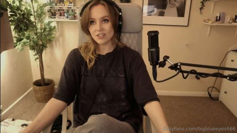 You wouldn’t believe I started stream wearing lingerie, only..
