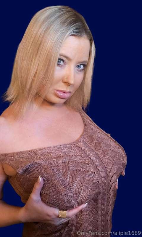 My fully nude site is 30% OFF right now @alipie1689subscribe..