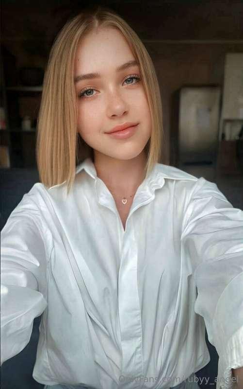 𝐅𝐑𝐄𝐄𝐄 𝐒𝐔𝐁𝐒𝐂𝐑𝐈𝐏𝐓𝐈𝐎𝐍
🟢CLICK HERE - @nika_mriya🟢
This cutie is ..