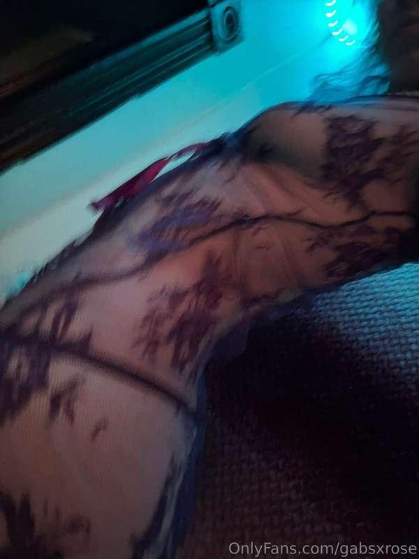 sexiest set in your dms rn🥰💜