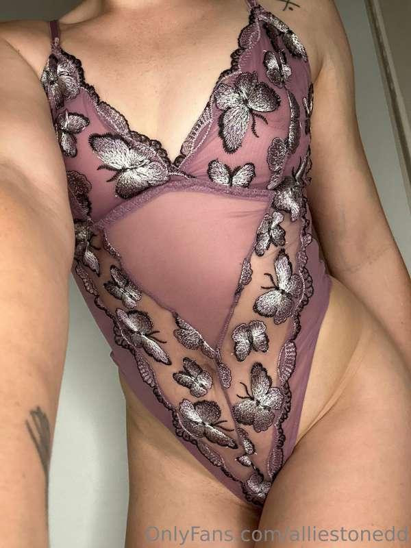 Would you rip it off and fuck me 🥵💦