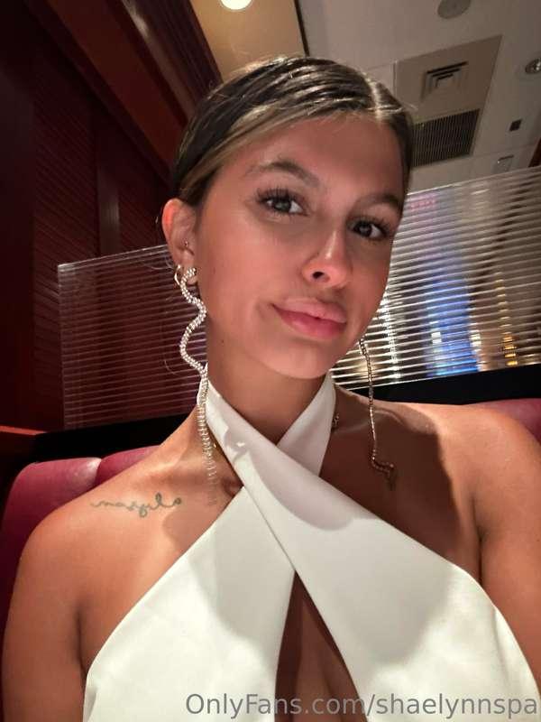 Dressed up and ready for a night to remember💋