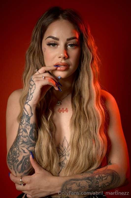 🖤And here's your new favorite slut 🥵 My friend @skyfoxfree l..
