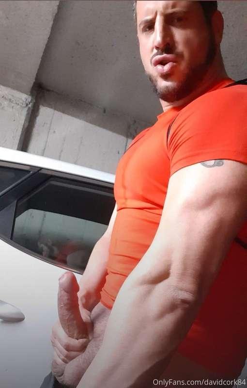 Hace un año , confinado en casa .Bajaba al patio a entrenar ..