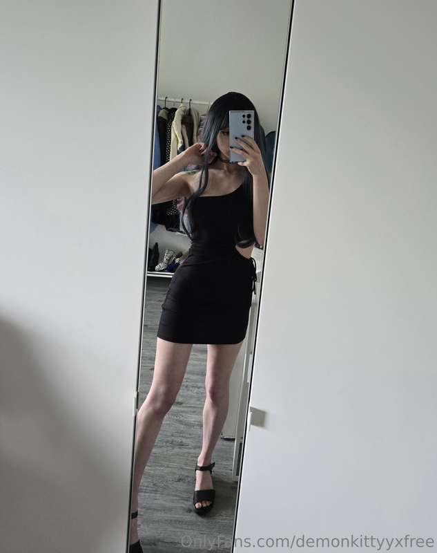 Red Lip Small Dress Set ^^Lewd, sexy dress, bright red lipst..