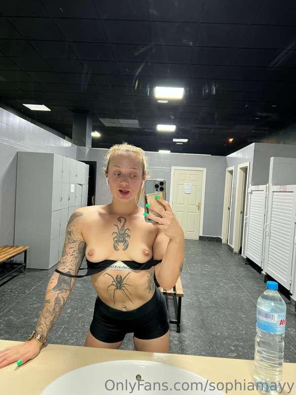 trying out a new gym so thought I’d celebrate with a titty p..