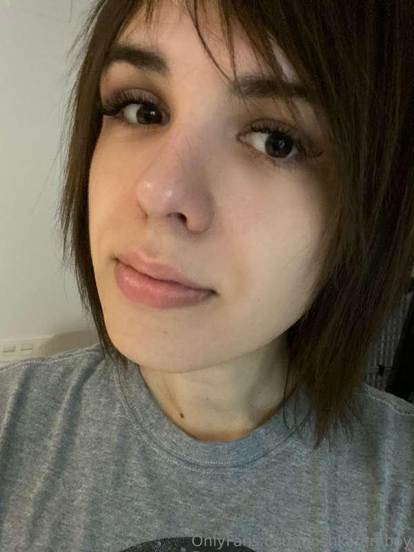Pshhh pshhh, guys. Femboi Life post #2So here I am, late nig..