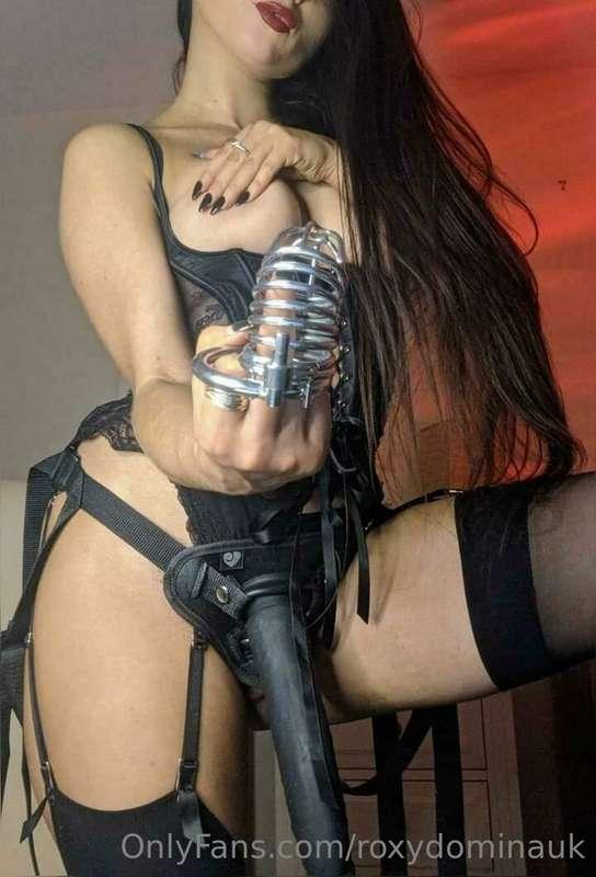 Who's gonna get bent over for me in one way or another? 💋