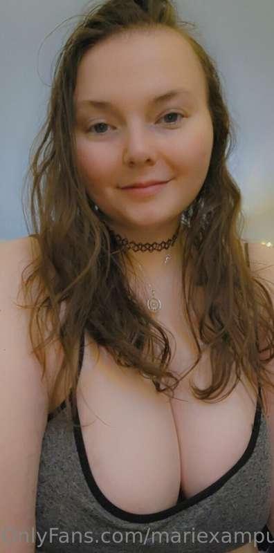 Showing off my TITTIES! 😘