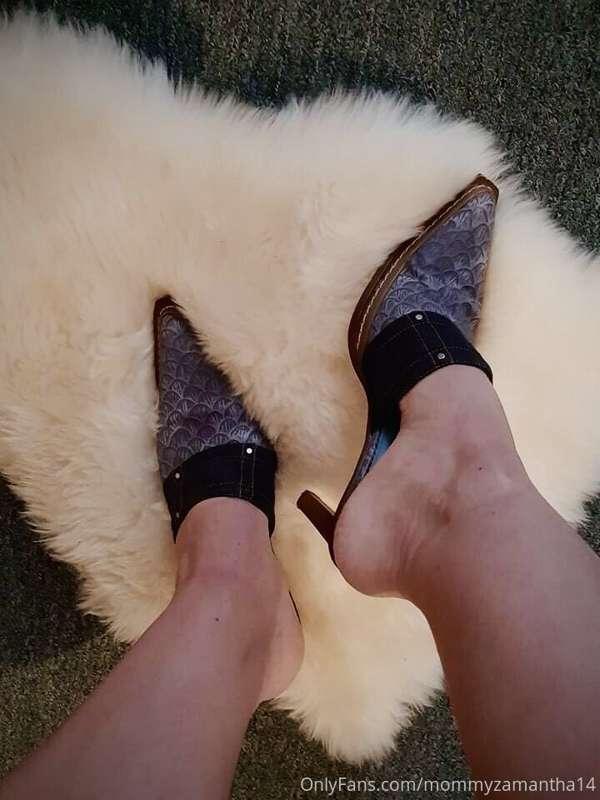 I need some hot oil massage 🦶🏼