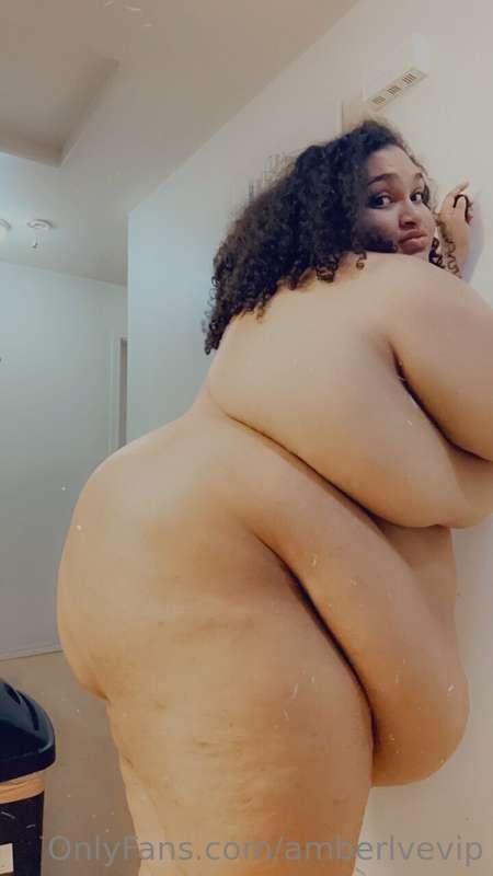 Comment if you’d go multiple rounds with my 😈