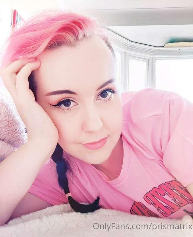 Chill and lazy times after a busy Monday. Feelin cute with a..