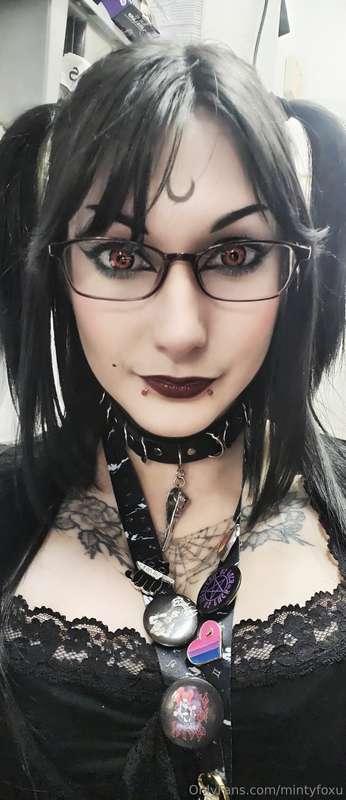 Hi my nyaaas! Just a heads up, I do work quite a bit now and..