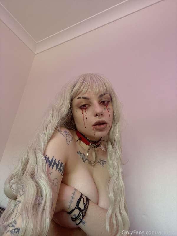 B honest u would still let a vamp suck yo d