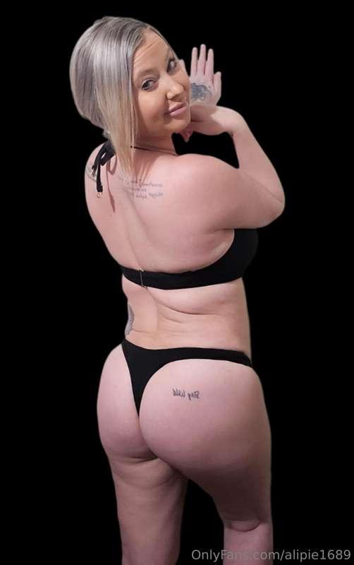 Head over to my fully nude site 🤪 it's 40% off right now! @a..