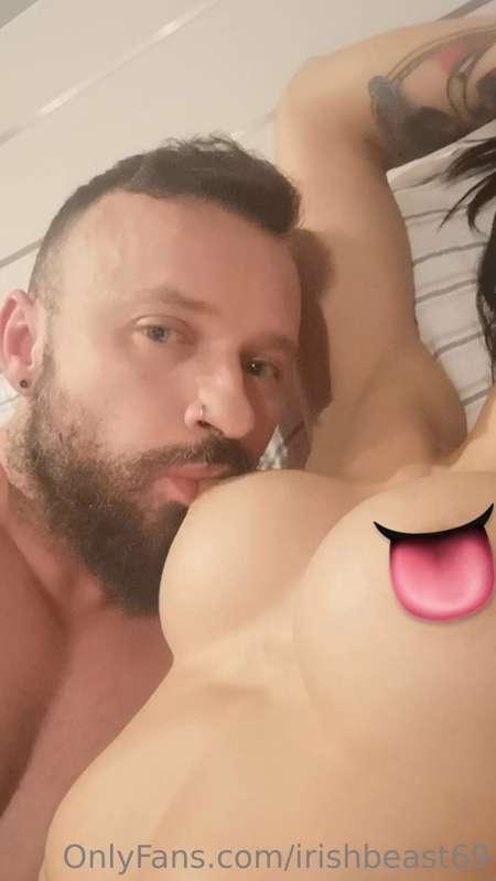 OMG! look at what he does to my pussy, so damm wet