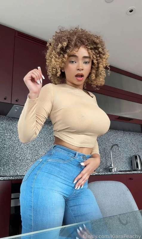 kiarapeachy image #3