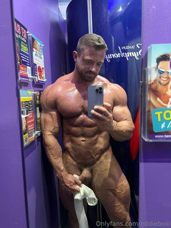 Sunbeds always get me going... 🍆