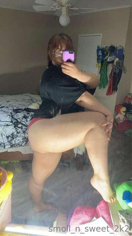 Thicc girls make the best winter company We’re like soft war..