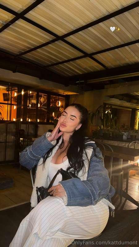 You should be my date 💋