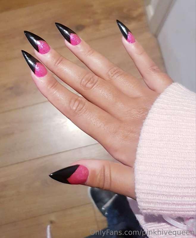 In the spirit of horny Halloween vibes I went and got my nai..