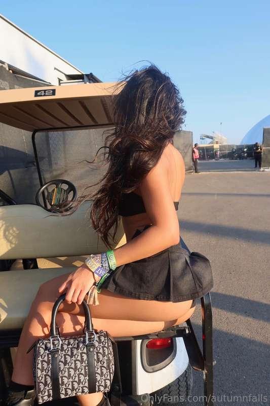 when the wind does your styling for you💁‍♀️