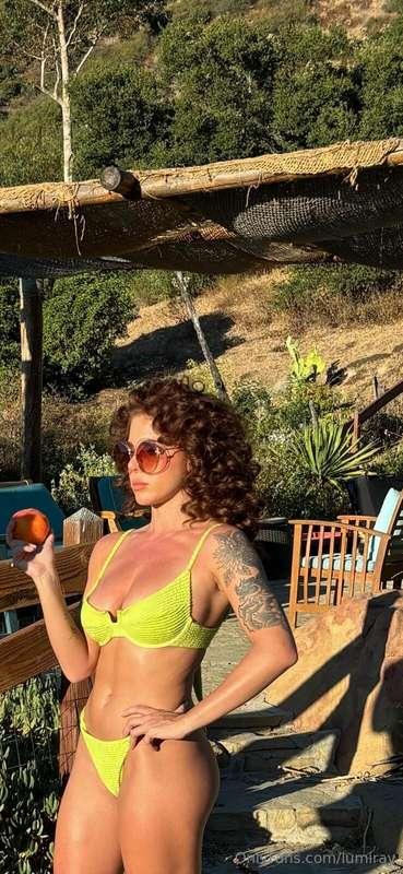 Blinding you in the best way 💚