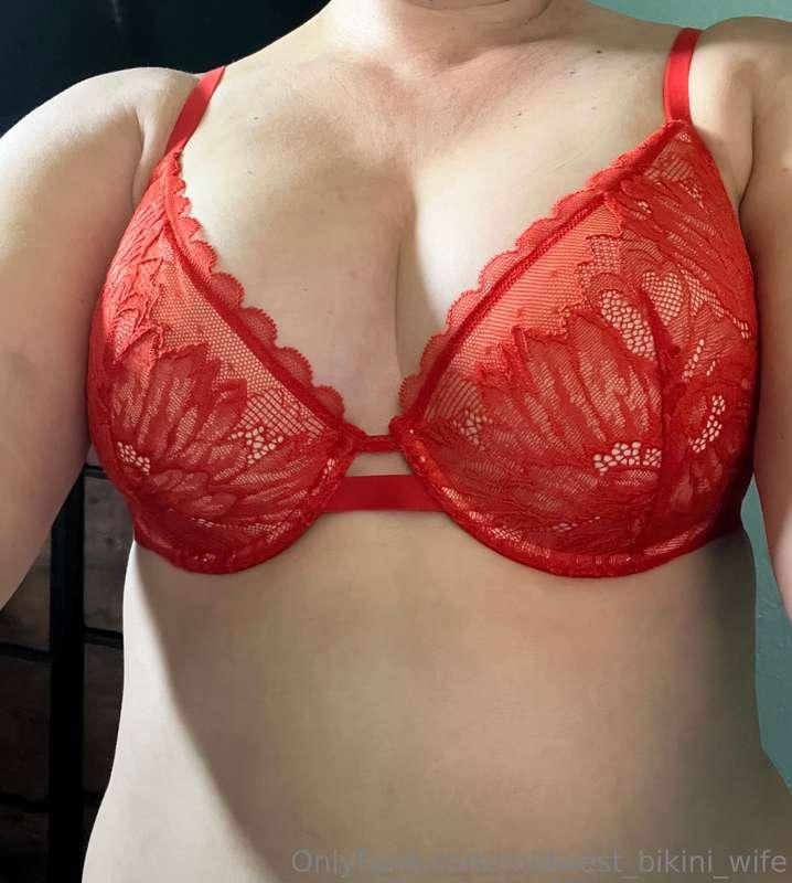 midwest_bikini_wife main image