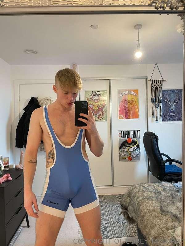 Who wants a wrestle 😋