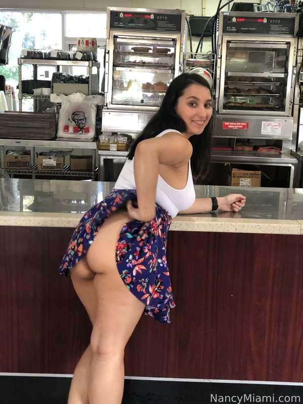I'm gonna have to put my picture sets in smaller quantities to avoid them being flipped incorrectly. Sorry in advance 😅 #fyp #nsfw #nancymiami #public #outdoor #ass #butt #booty #flash #bigass #bigbutt #bigbooty #thick #thicc #latina #brunette 