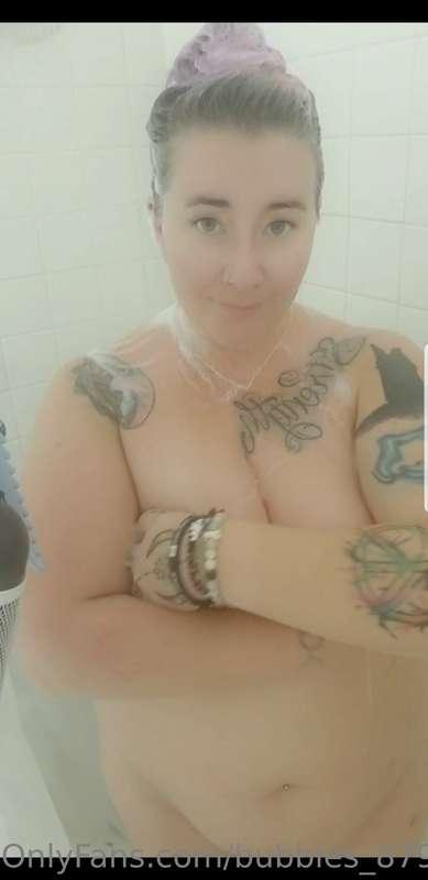 Shower with me and I'll get you squeaky clean 💦💦